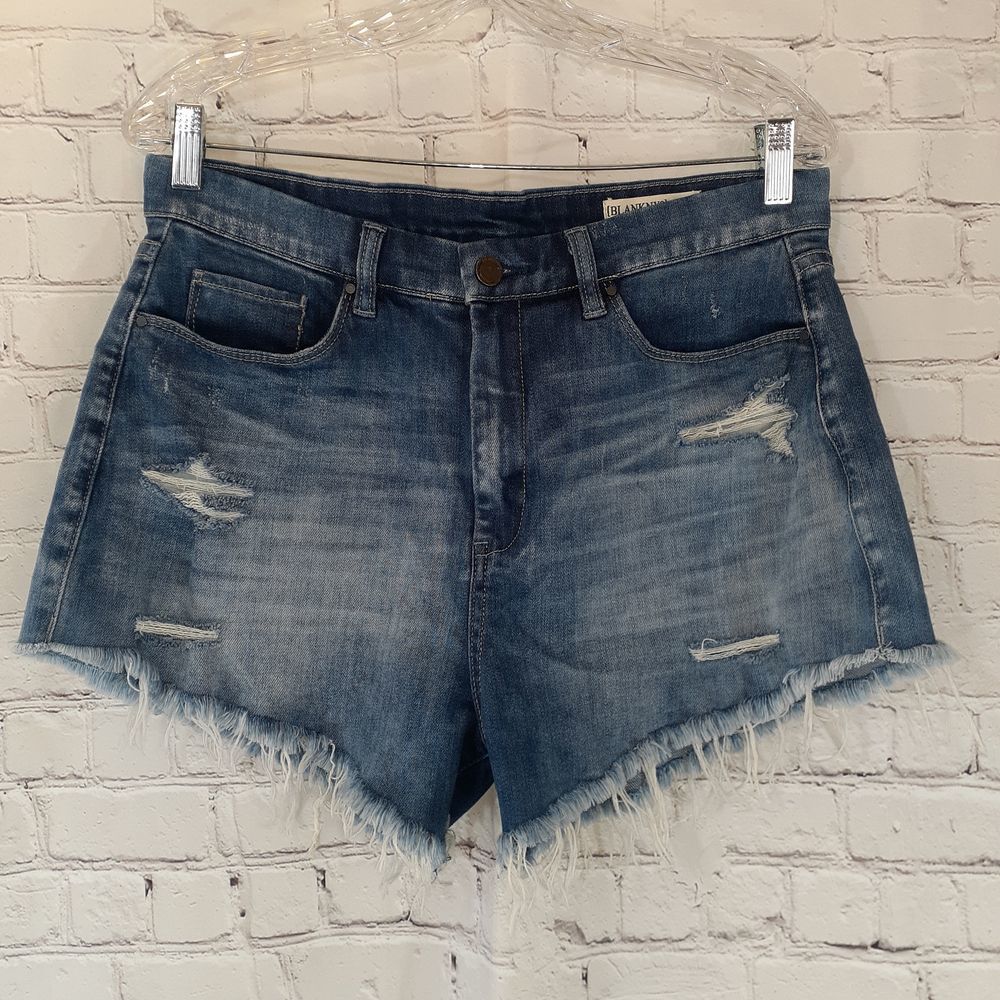Blank NYC Wedge  distressed denim shorts size 30